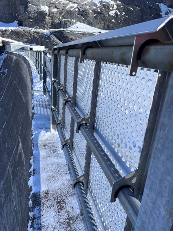 Bogenstaumauer Limmern, Neunkirch GL